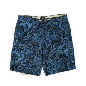 H&M Mens Shorts, Side & Back Pockets Size 34
